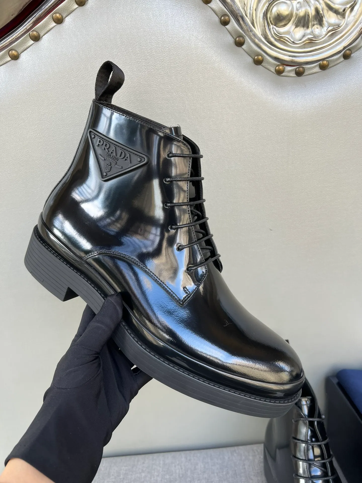 Batch of 1000💰Exclusive hot-selling new Prada Chelsea thick-soled men's shoes, naked boots, imported calf leather on the surface, cow leather on the lining, the outsole is made of private model TPU material, the frosted effect is consistent with the original version, 39-44 in stock (38, 45 custom-made, non-refundable)
